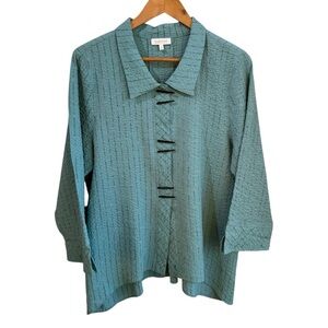 Habitat Collared Button Down Shirt Sz L Blue Textured Striped Top Blouse Classy